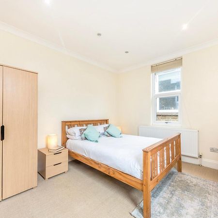 Stylish & Spacious 3 Bed Victorian House Sleeps Up To 7 - Near O2, Museums, Excel, Mazehill Station 12 Mins Direct Into London Bridge Exterior foto